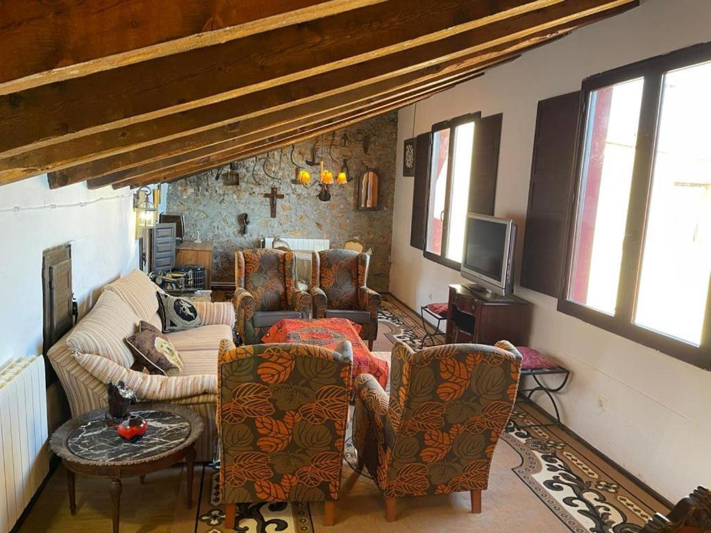Casa Rural Vicenta 1750 Albentosa Bagian luar foto